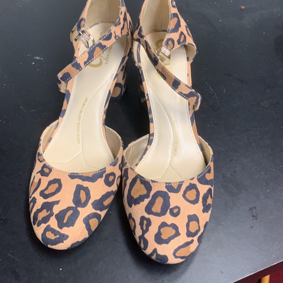 Heels - Picture 2 of 6